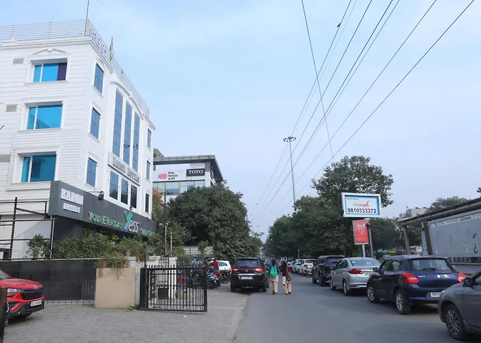 Karon Hotels - Lajpat Nagar